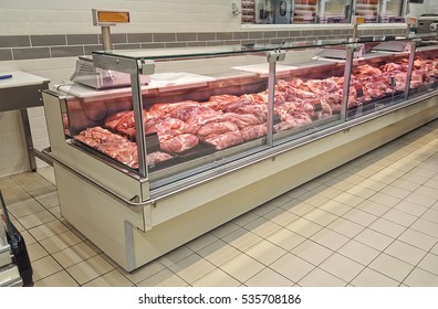 fresh meat shop to buy in a supermarket 