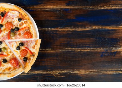 Pizza Bilder Stockfotos Und Vektorgrafiken Shutterstock