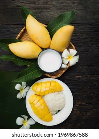 fresh ripe mango and sticky rice with coconut milk, authentic Thai dessert,Thai seasonal fruit,