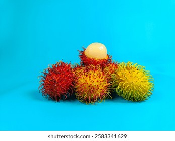 Rambután fresco y maduro