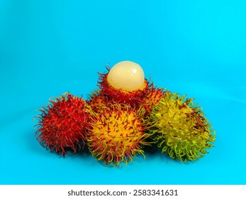 Rambután fresco y maduro