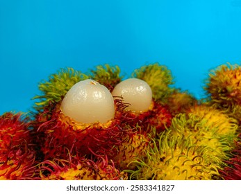 Rambután fresco y maduro