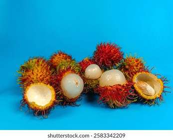 Rambután fresco y maduro