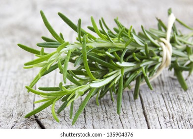 Fresh Rosemary (Rosmarinus Officinalis)