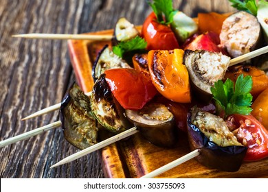 Fresh Summer Vegetable Kebabs  With Eggplant And Cherry Tomatoes, Charred Veggie Skewers On Cutting Board, Veggies Eating Concept