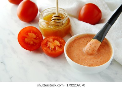 Fresh Tomato And Honey Face Mask For Skin Brightening, Natural Homemade Beauty Product.           