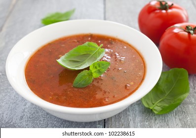 Fresh Tomato Soup With Basil