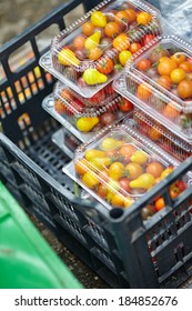 Fresh Tomatoes Packaging  In Crate