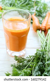 freshly squeezed carrot juice, food