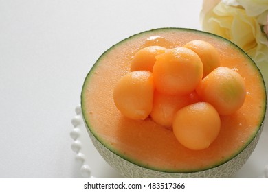 Freshness Yubari King Melon In Ball Shaped