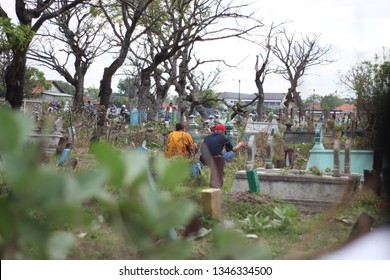 94 Foto Gambar Kartun Ziarah Kubur Kekinian 94 Foto Gambar Kartun Ziarah Kubur Kekinian