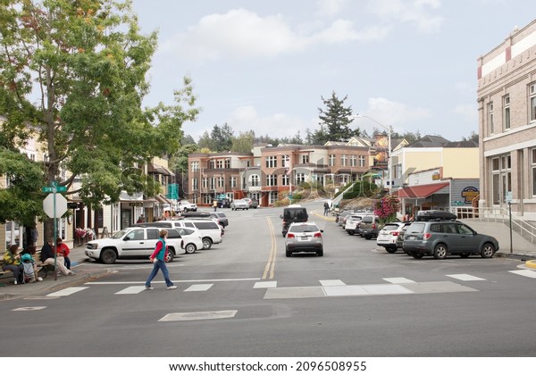 Friday Harbor,\
Washington, United States - 09-11-2021: A view looking down Spring\
Street in the downtown\
area.