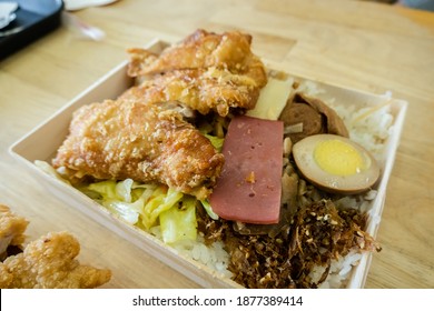 fried chicken drumstick lunch box at a Taiwanese restaurant