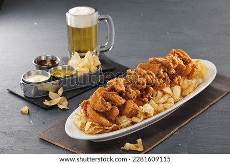 fried chicken served with cold beer，korea style