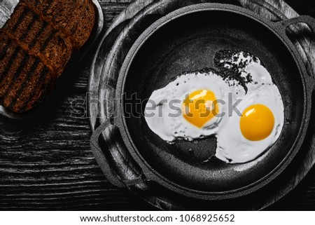 Fried egg with bread