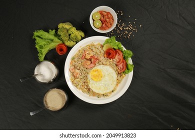 Fried Fish Food Menu, Fried Shrimp Fried Rice Which Is So Delicious To Eat With Family