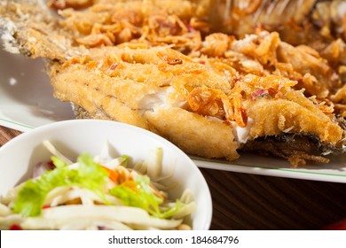 Fried Fish Thai Style Fried Whole Stock Photo 184684796 | Shutterstock