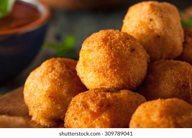 Fried Mac And Cheese Bites With Dipping Sauce