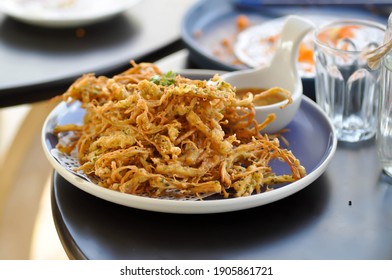 Fried Mushroom Or Deep Fried Mushroom And Dip