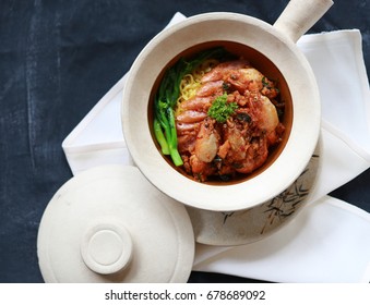 Fried Prawn With Salted Egg In Clay Pot 4