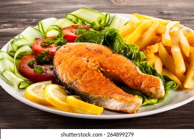 Fried salmon and vegetables