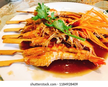 Fried shrimp with tamarind sauce in Thailand.