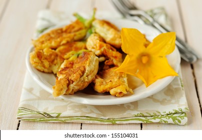 Fried Stuffed Zucchini Flowers