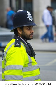 Friendly London Metropolitan Police Officer - LONDON / ENGLAND - SEPTEMBER 23, 2016