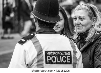 Friendly London Metropolitan Police Officer - LONDON / ENGLAND - SEPTEMBER 19, 2016