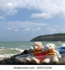 A Friendly Teddy Bear Couple On The Beach Of Jeju Island.