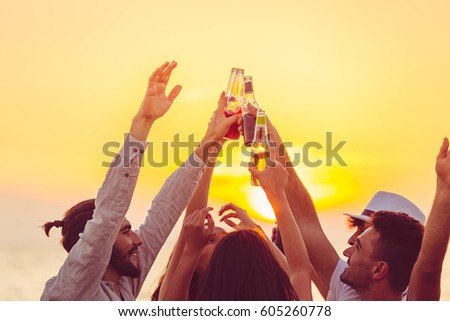 Friends Beach Party Drinks Toast Celebration Concept