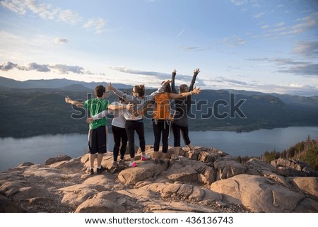 Friends enjoying view on hill, Angel's Rest, Columbia River Gorge, Oregon, USA