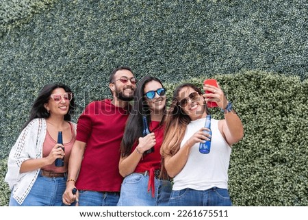 Similar – Junge Leute haben Spaß beim Sommerfest im Freien.