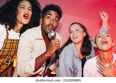 2,609 Singing friends mic Images, Stock Photos & Vectors | Shutterstock