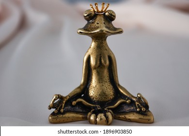 Grenouille Zen Images Stock Photos Vectors Shutterstock