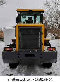 Front Bucket Loader With Pneumatic Wheel Drive.