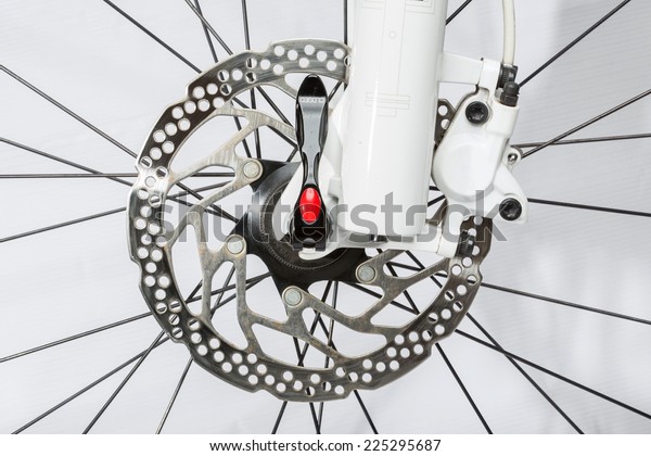 mountain bike front disc brake