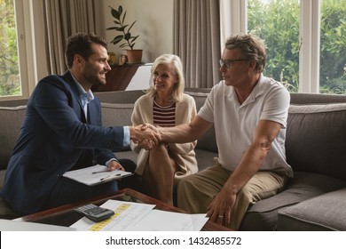 2,399 Senior Talking Agent Images, Stock Photos & Vectors | Shutterstock