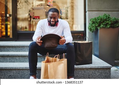 1,067 Shopaholic Equipment Images, Stock Photos & Vectors | Shutterstock