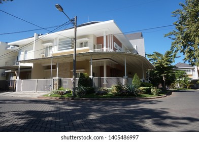 The Front View Of A Luxurious House In The Residential Area Of Araya Bumi Megah Surabaya (Surabaya, May 22, 2019)