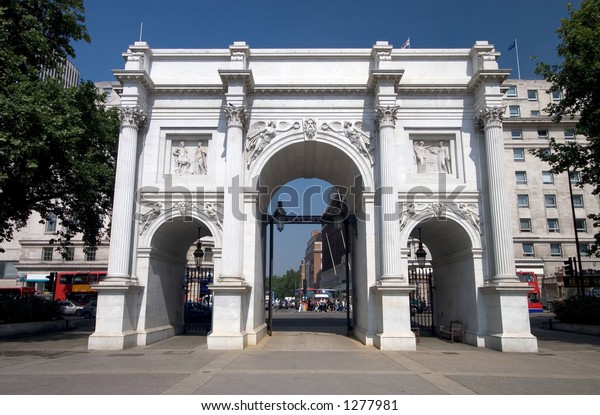 Front view of Marble Arch,\
London