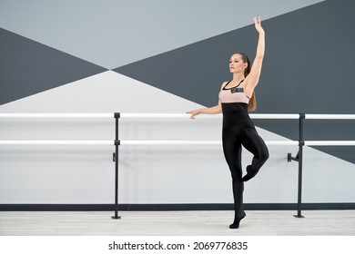 582 Empty ballet studio Images, Stock Photos & Vectors | Shutterstock