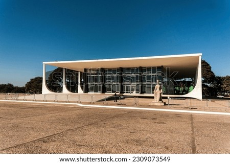 Front view of the Supremo Tribunal Federal, Brasília - Brazil