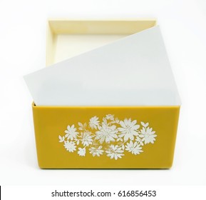 Front View Of Vintage 1970s Yellow Recipe Box With Blank Card.. Isolated.