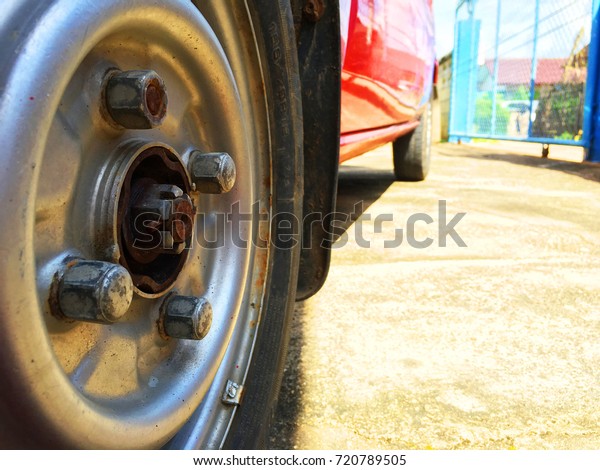 Front wheel of car Park in\
the house