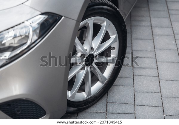 Front wheel of sport\
car
