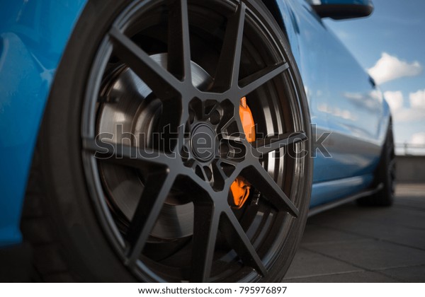 Front wheel of sport\
car