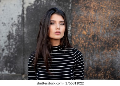 22,253 Frontal women Images, Stock Photos & Vectors | Shutterstock