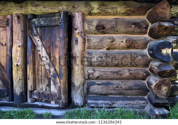 Frontier Log Cabin Front Door Wall Stock Photo Edit Now 1136286341