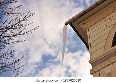 Frozen Downspout. Common Issue Your Gutter May Encounter During Winter. Ice Forms Inside The Downspouts For Rain Gutters In Erzurum, Turkey. Cold Weather -50 Degrees Celsius. Snow, Icing, Freezing